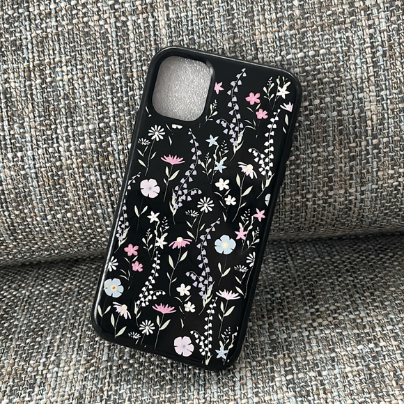 Floral feminine Iphone 11 Phone case - Picture 1 of 5